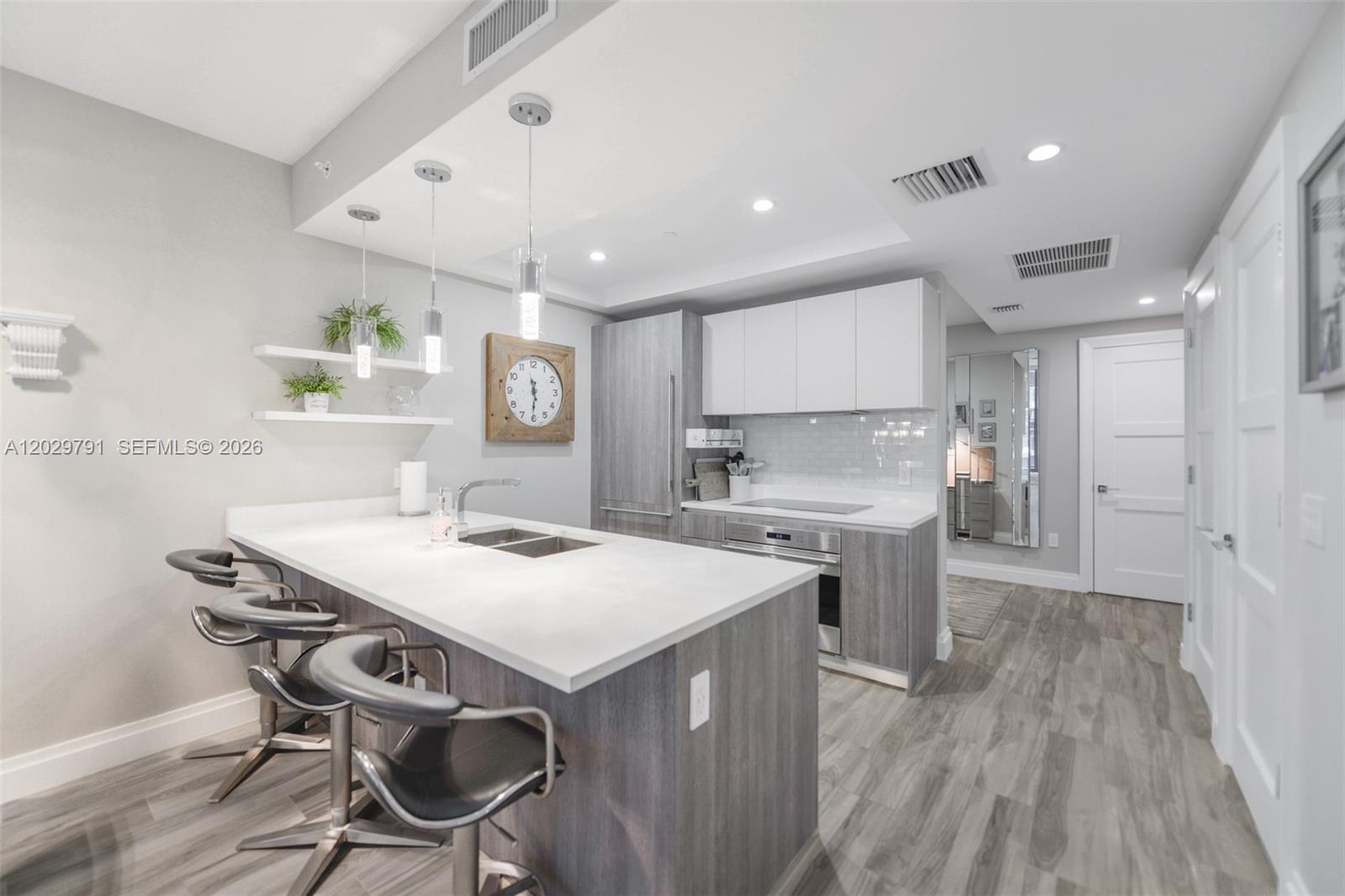 801 S Miami Ave #3706, Miami FL 33130