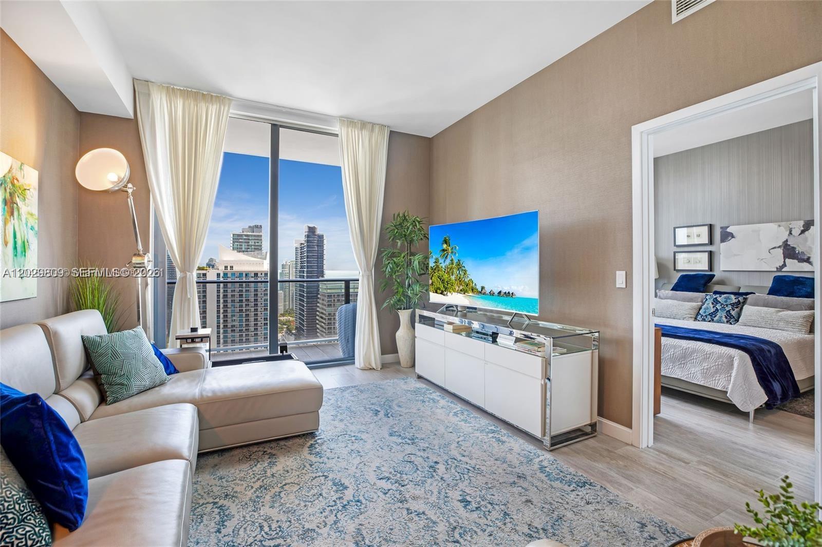 45 SW 9th St #4204, Miami FL 33130