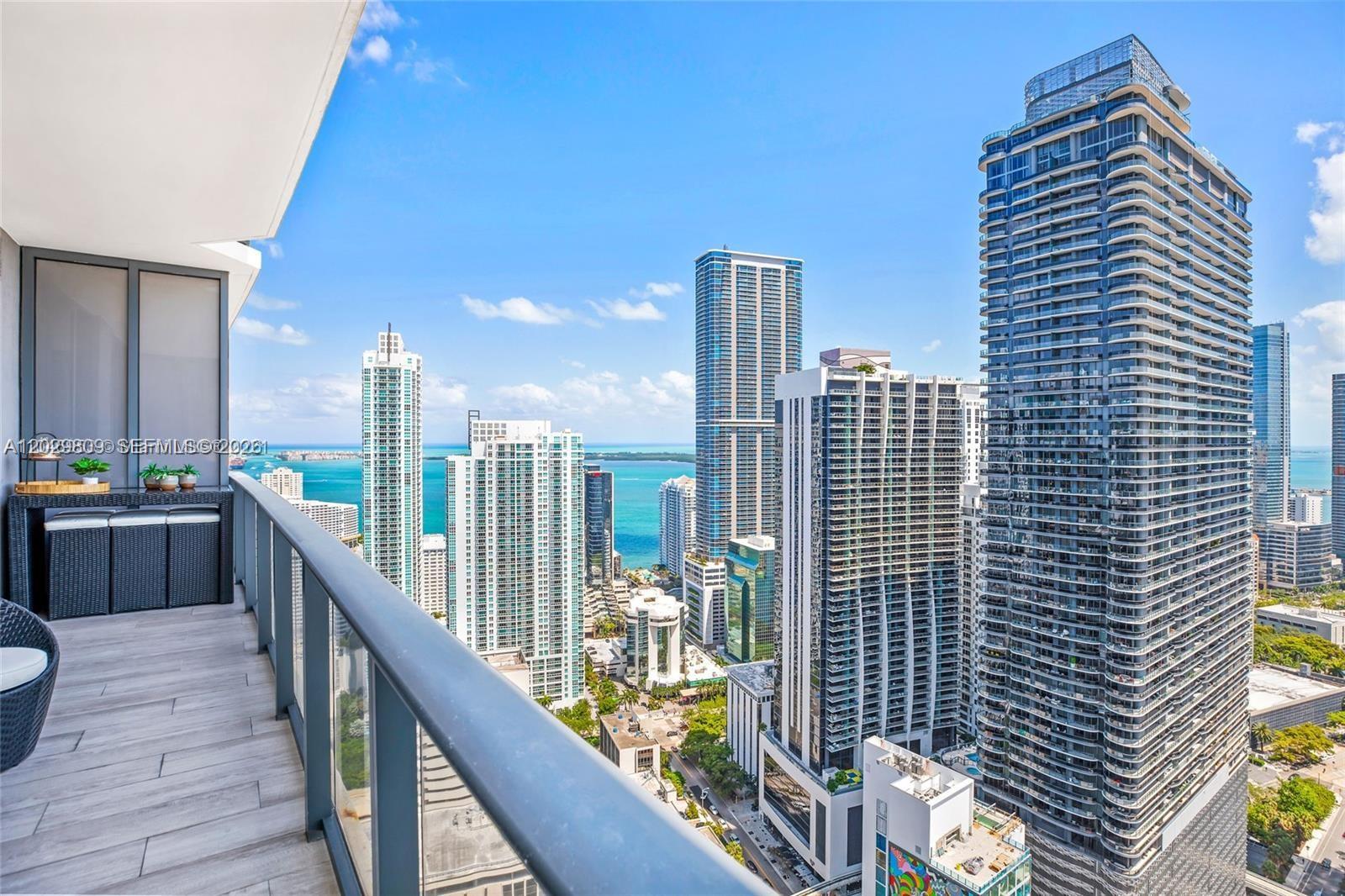 45 SW 9th St #4204, Miami FL 33130