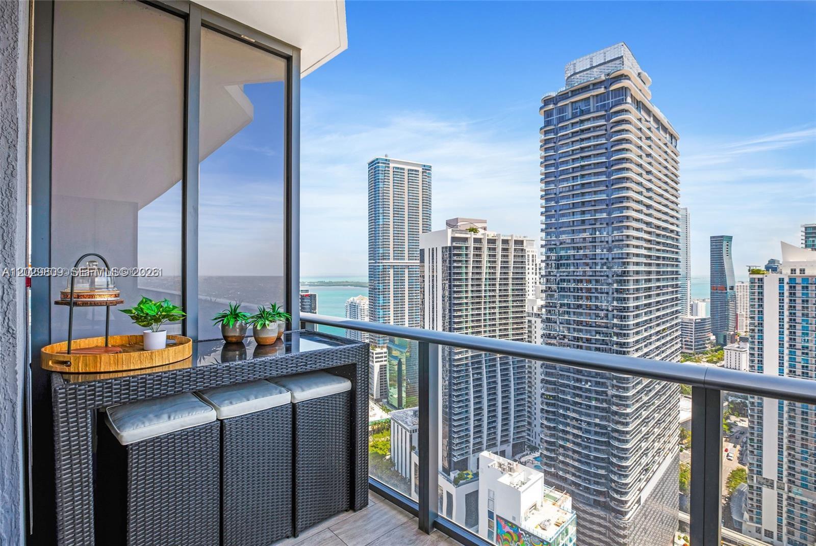 45 SW 9th St #4204, Miami FL 33130