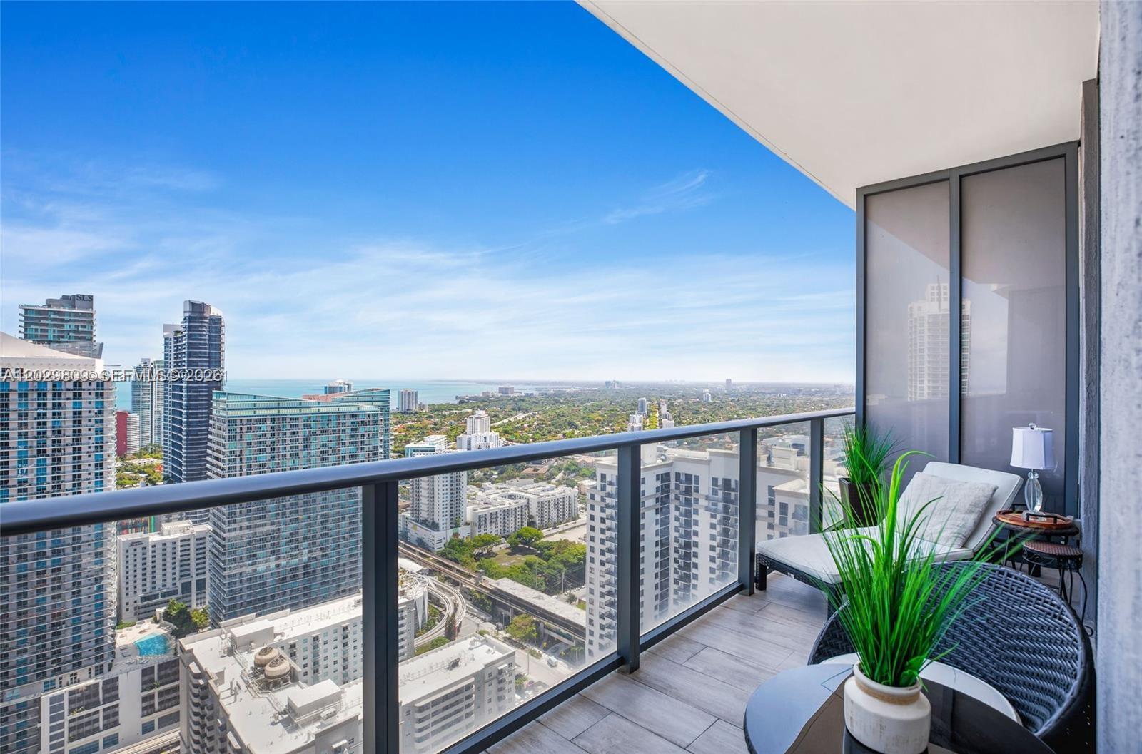 45 SW 9th St #4204, Miami FL 33130