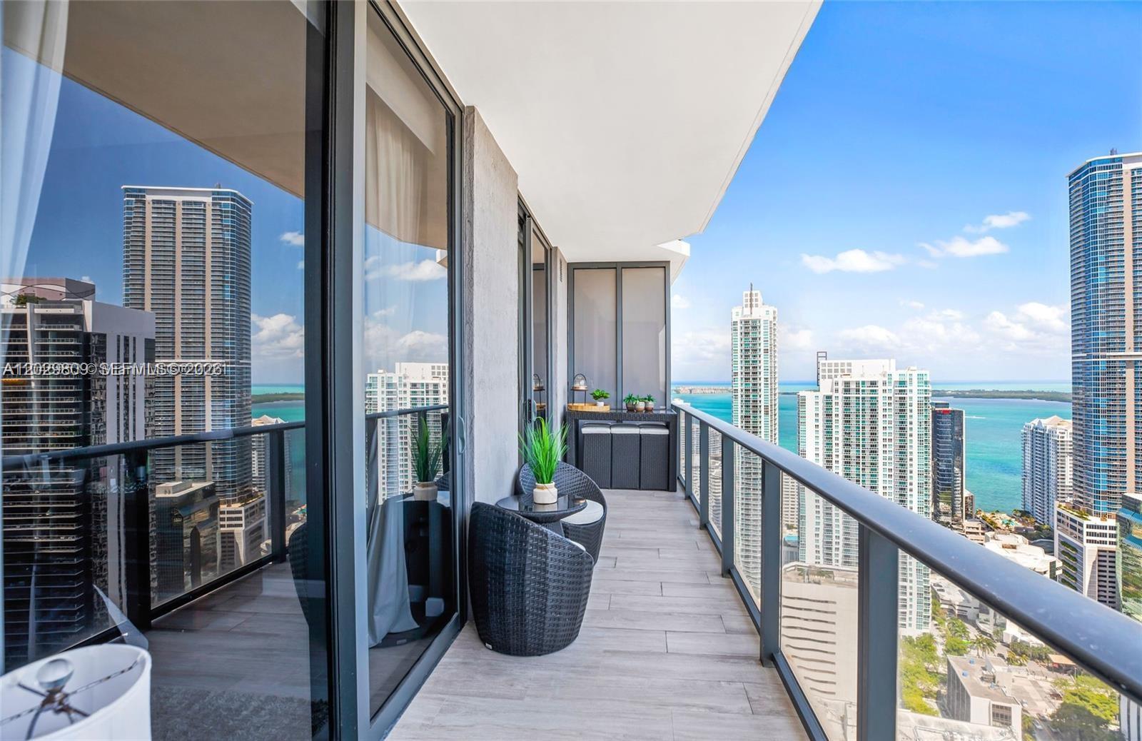 45 SW 9th St #4204, Miami FL 33130