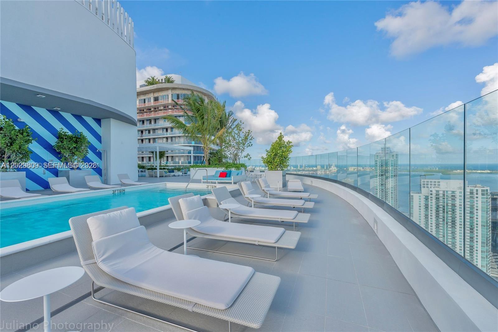 45 SW 9th St #4204, Miami FL 33130