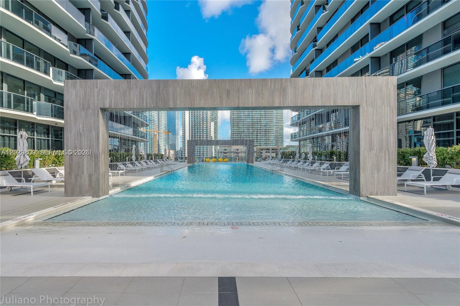 45 SW 9th St #4204, Miami FL 33130