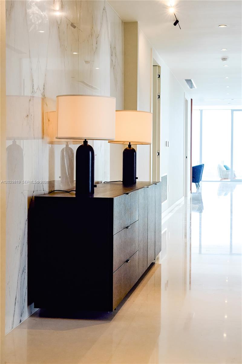 300 E Biscayne Blvd Way #5101, Miami FL 33131