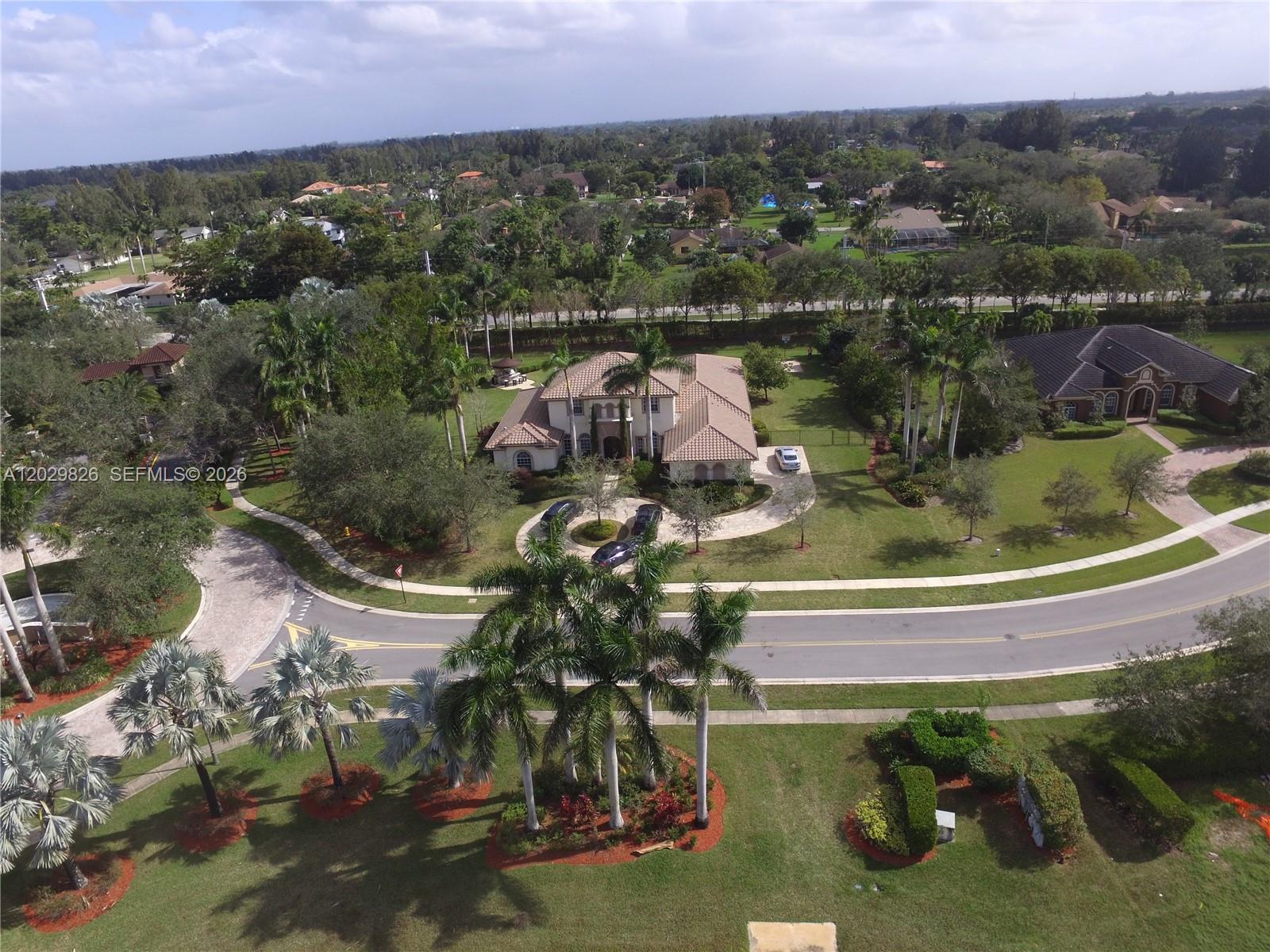2750 E Jockey Cir E, Davie FL 33330
