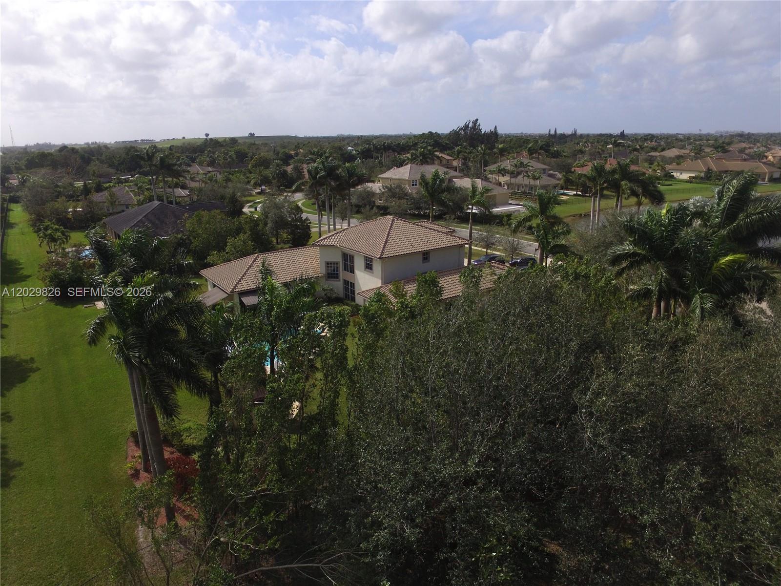 2750 E Jockey Cir E, Davie FL 33330