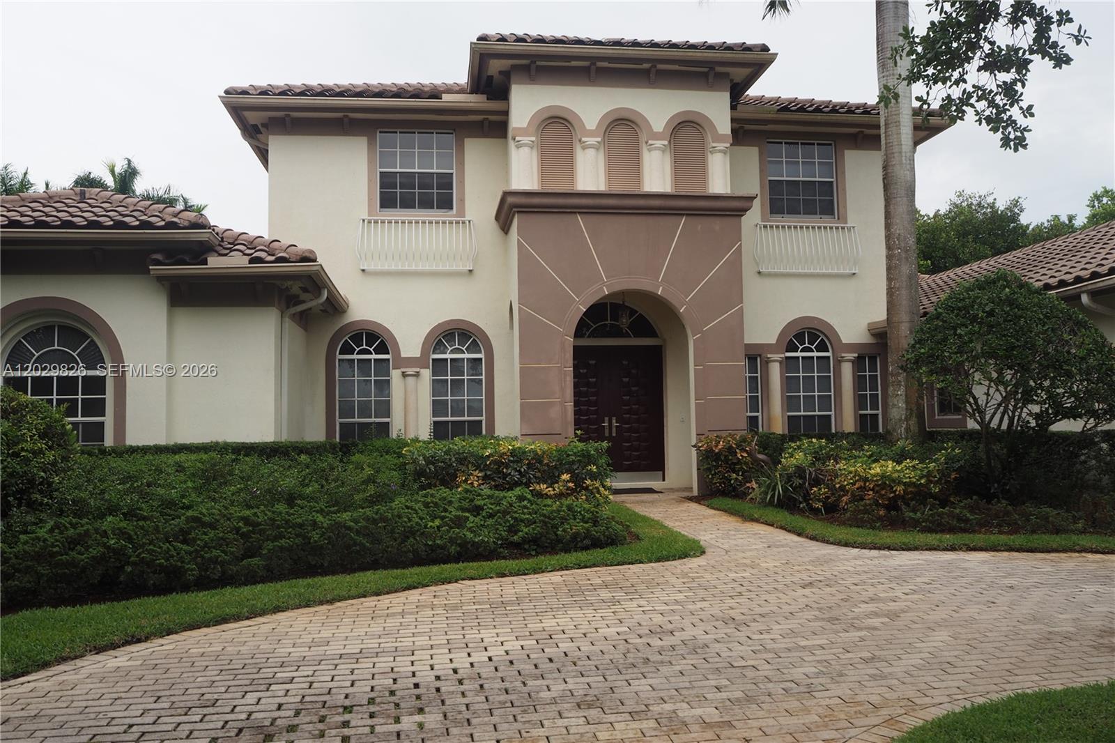 2750 E Jockey Cir E, Davie FL 33330