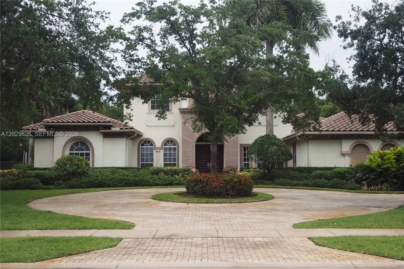 2750 E Jockey Cir E, Davie FL 33330