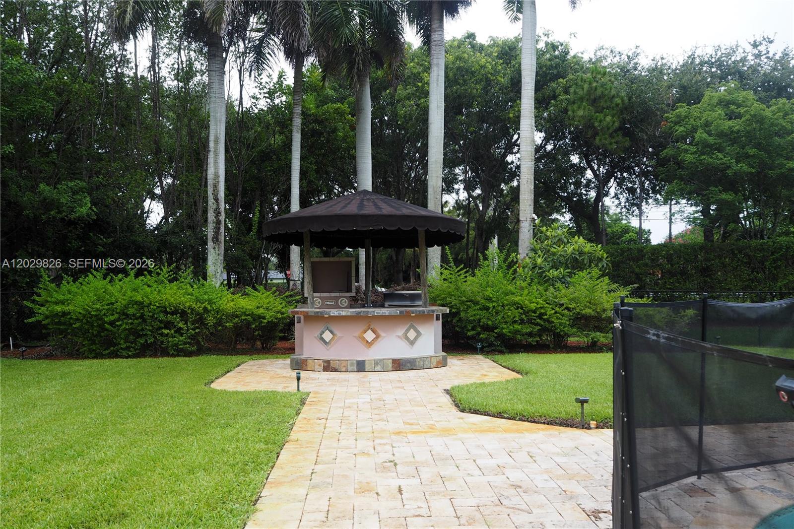 2750 E Jockey Cir E, Davie FL 33330