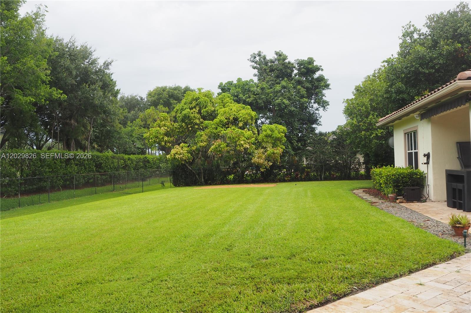 2750 E Jockey Cir E, Davie FL 33330