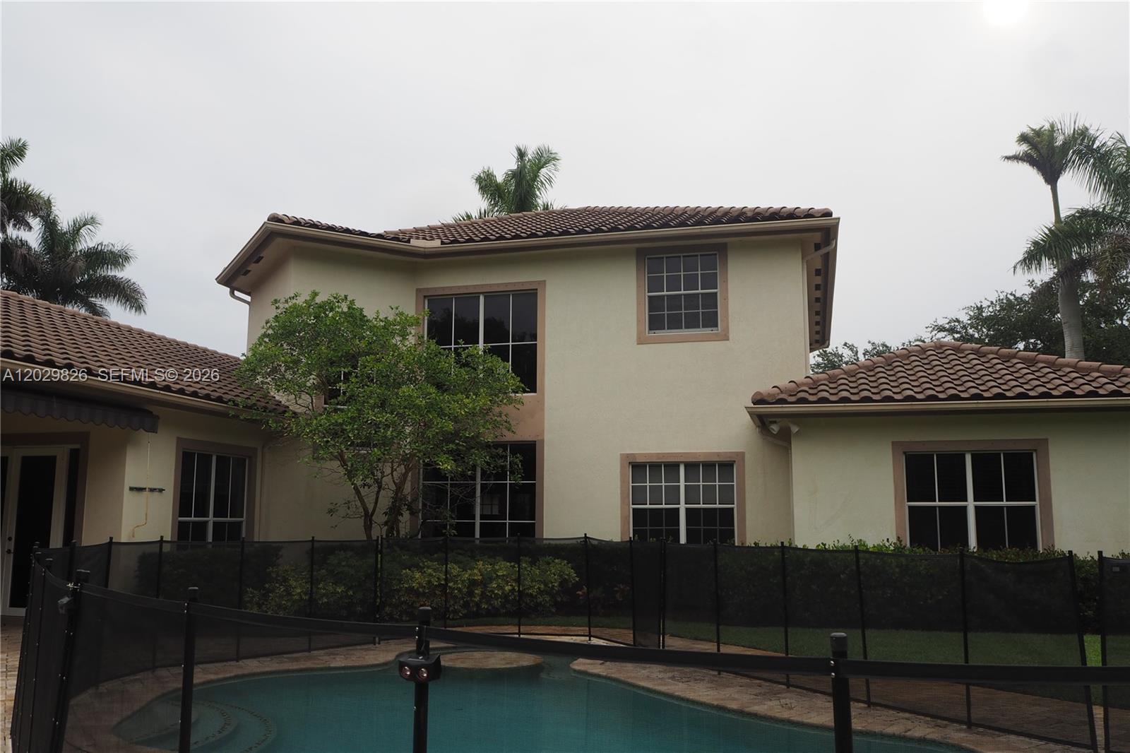 2750 E Jockey Cir E, Davie FL 33330