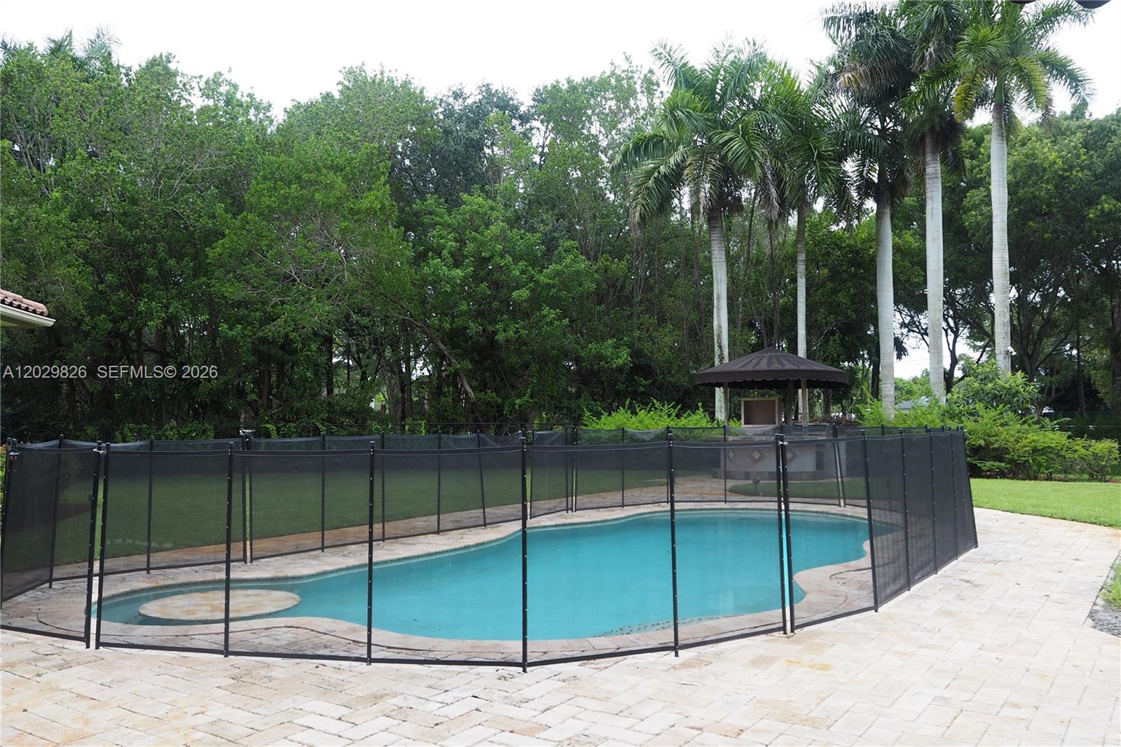 2750 E Jockey Cir E, Davie FL 33330