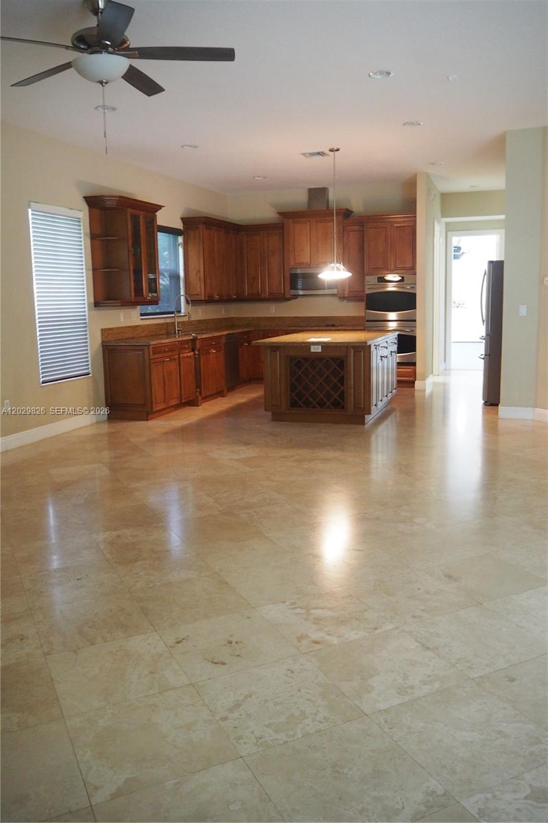 2750 E Jockey Cir E, Davie FL 33330