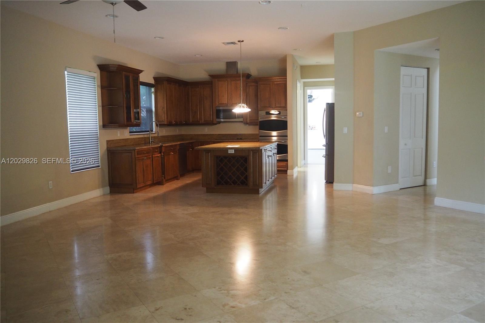 2750 E Jockey Cir E, Davie FL 33330