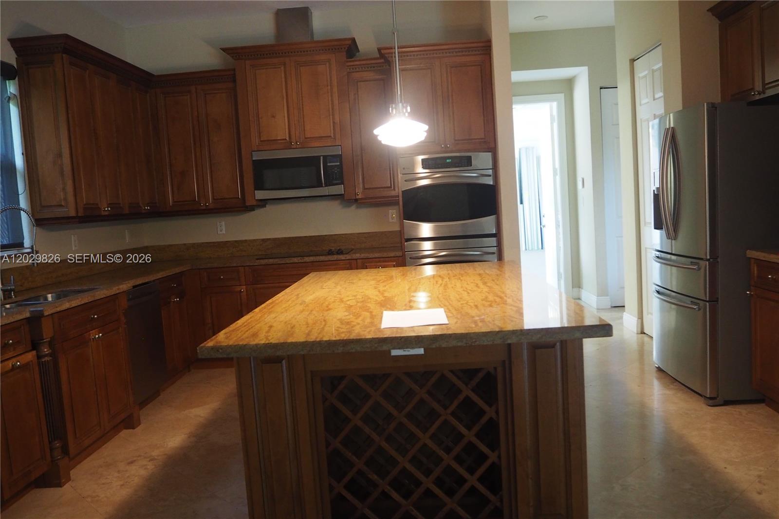2750 E Jockey Cir E, Davie FL 33330