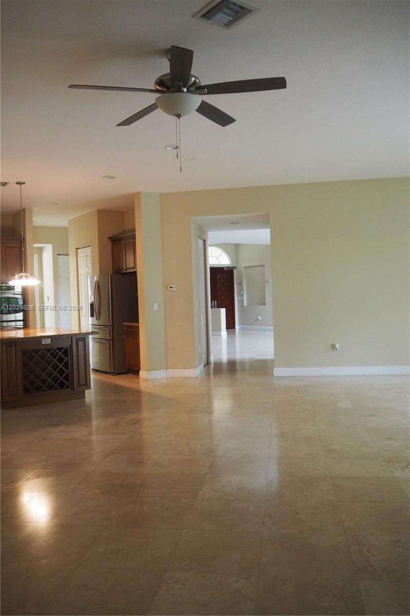 2750 E Jockey Cir E, Davie FL 33330