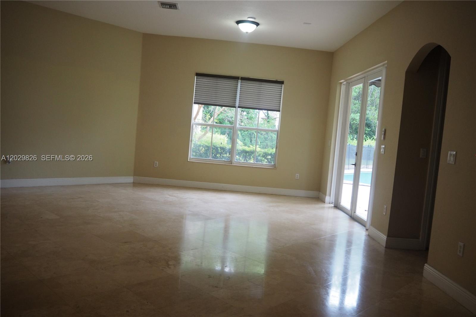 2750 E Jockey Cir E, Davie FL 33330