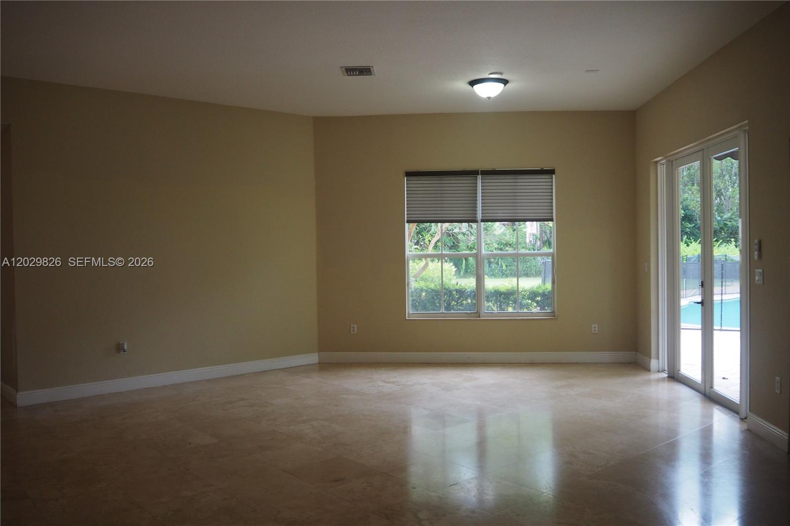 2750 E Jockey Cir E, Davie FL 33330