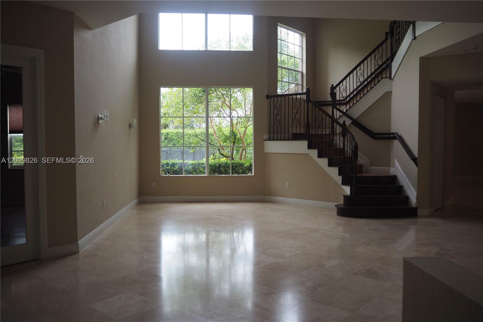 2750 E Jockey Cir E, Davie FL 33330