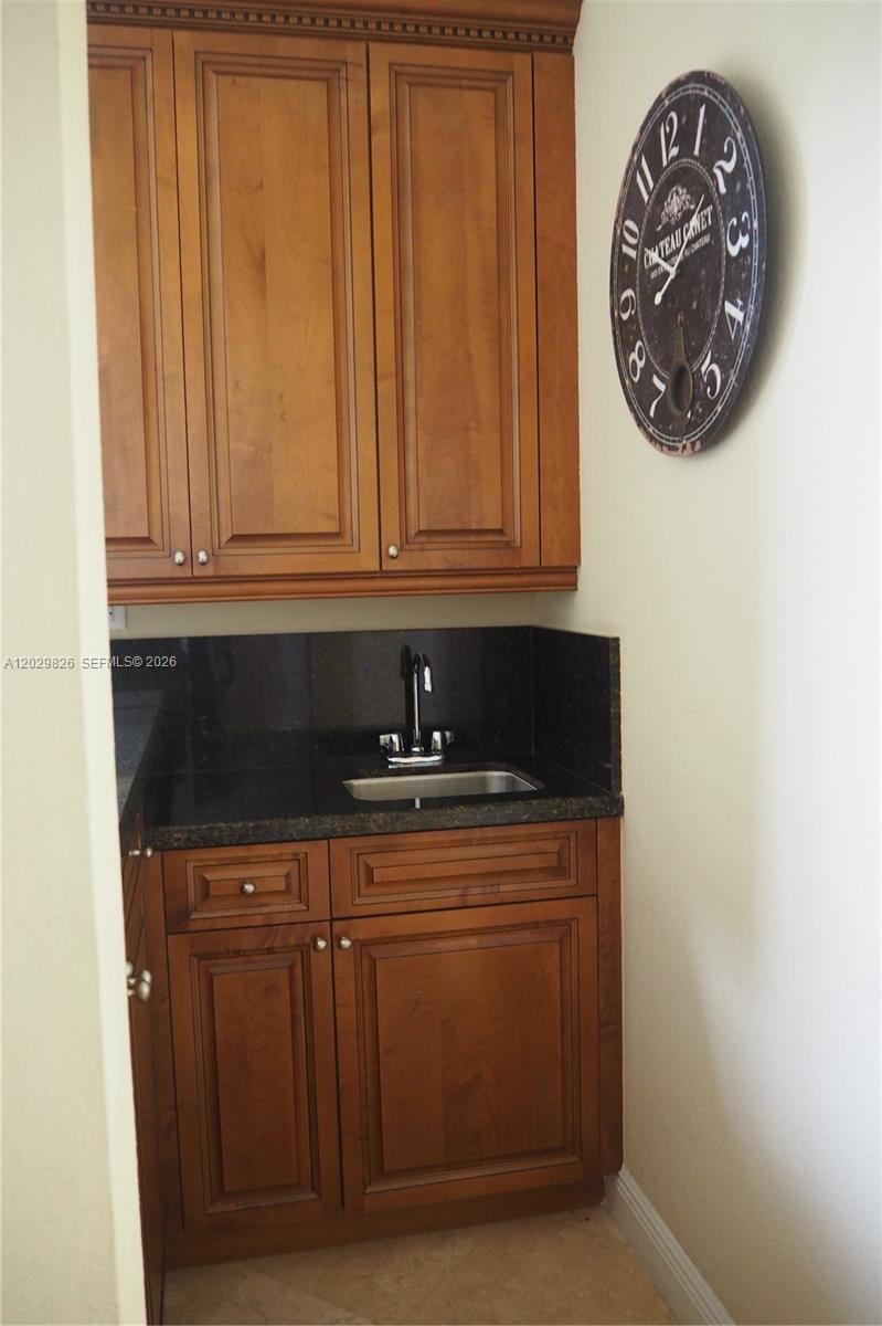 2750 E Jockey Cir E, Davie FL 33330