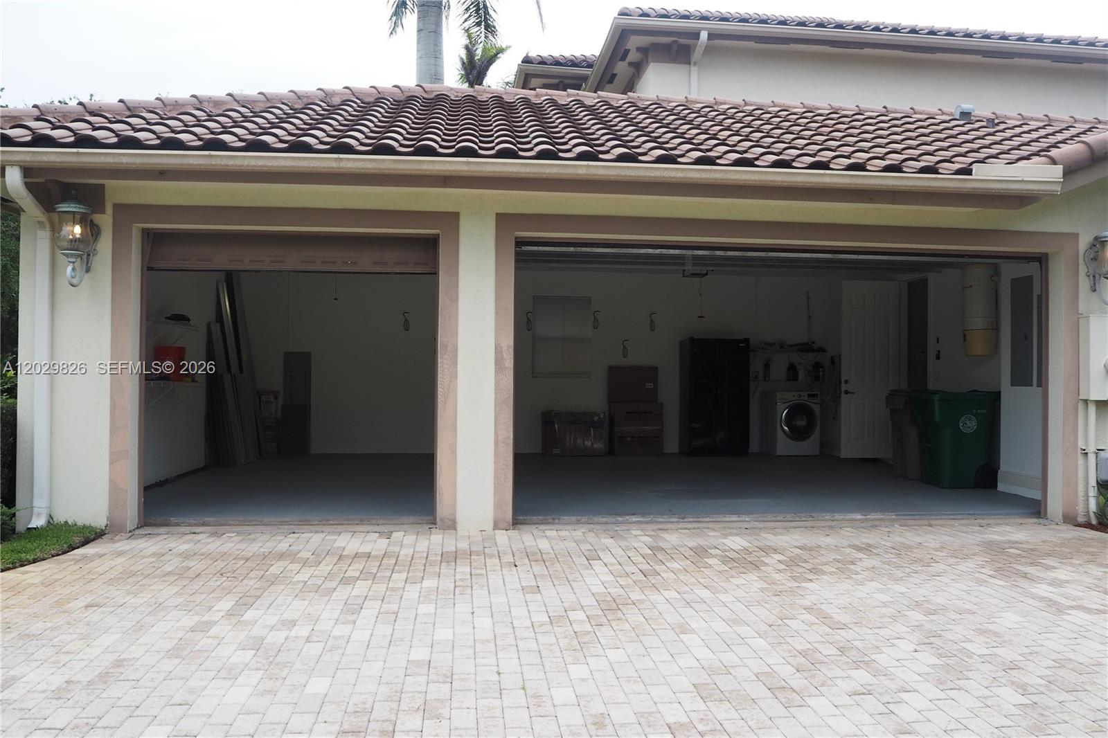 2750 E Jockey Cir E, Davie FL 33330