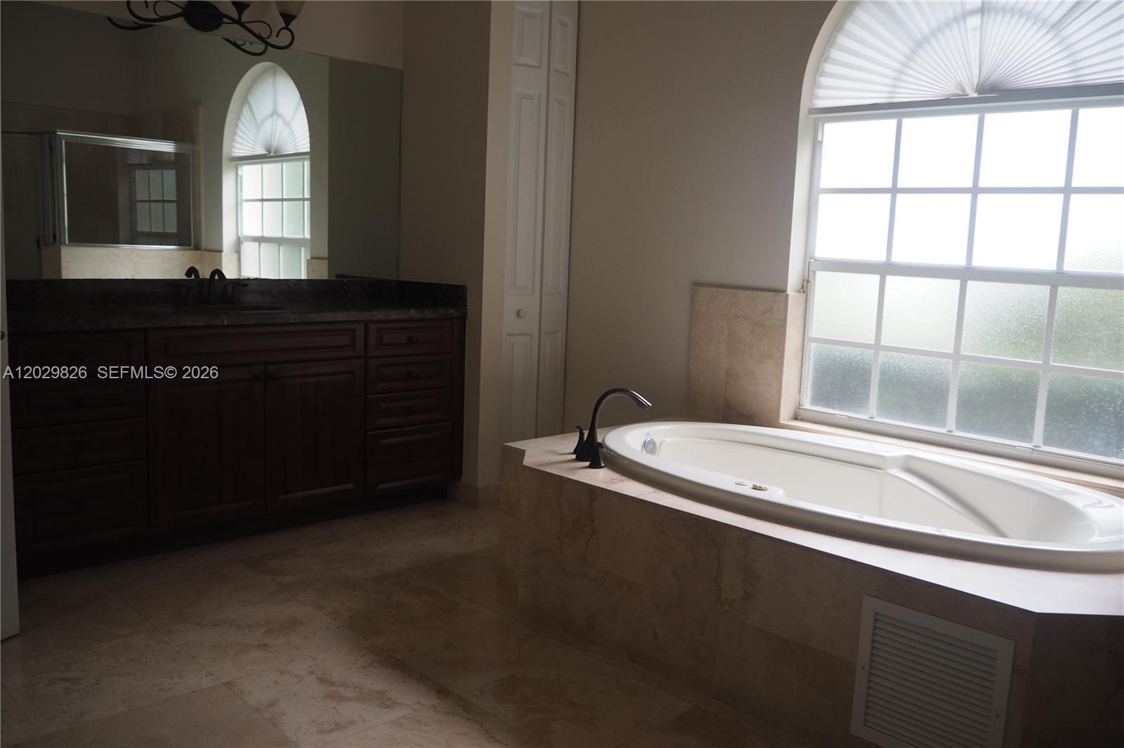 2750 E Jockey Cir E, Davie FL 33330