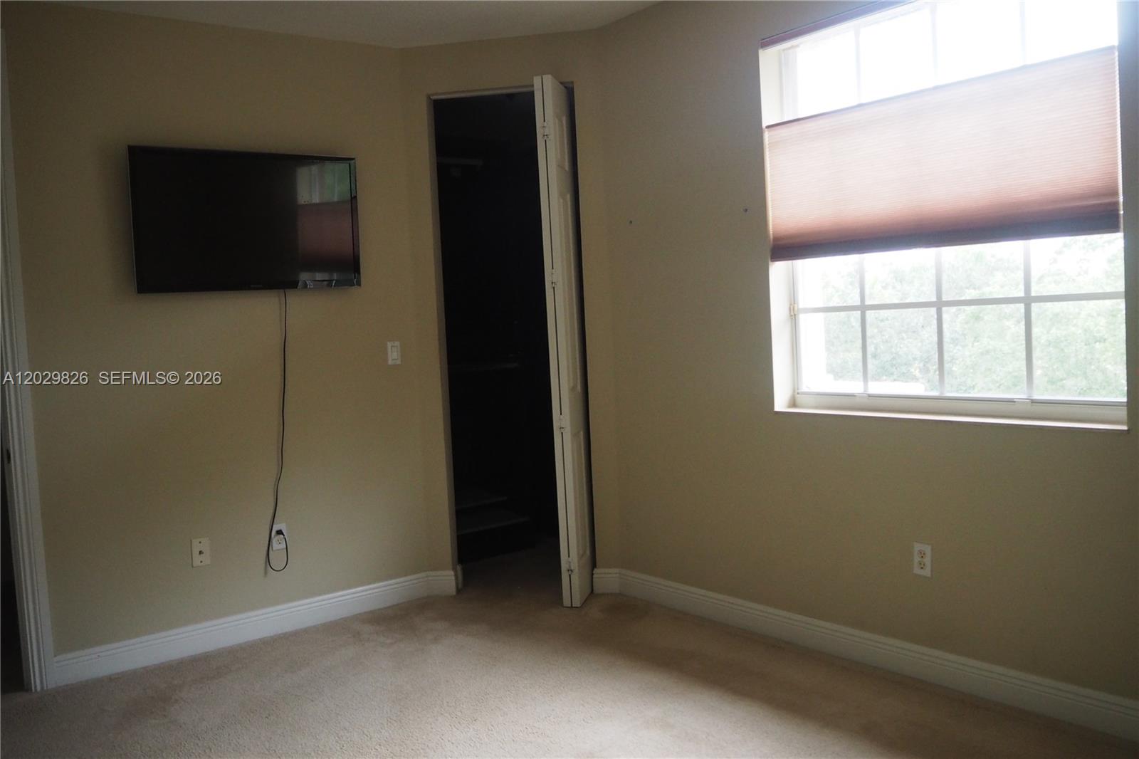 2750 E Jockey Cir E, Davie FL 33330