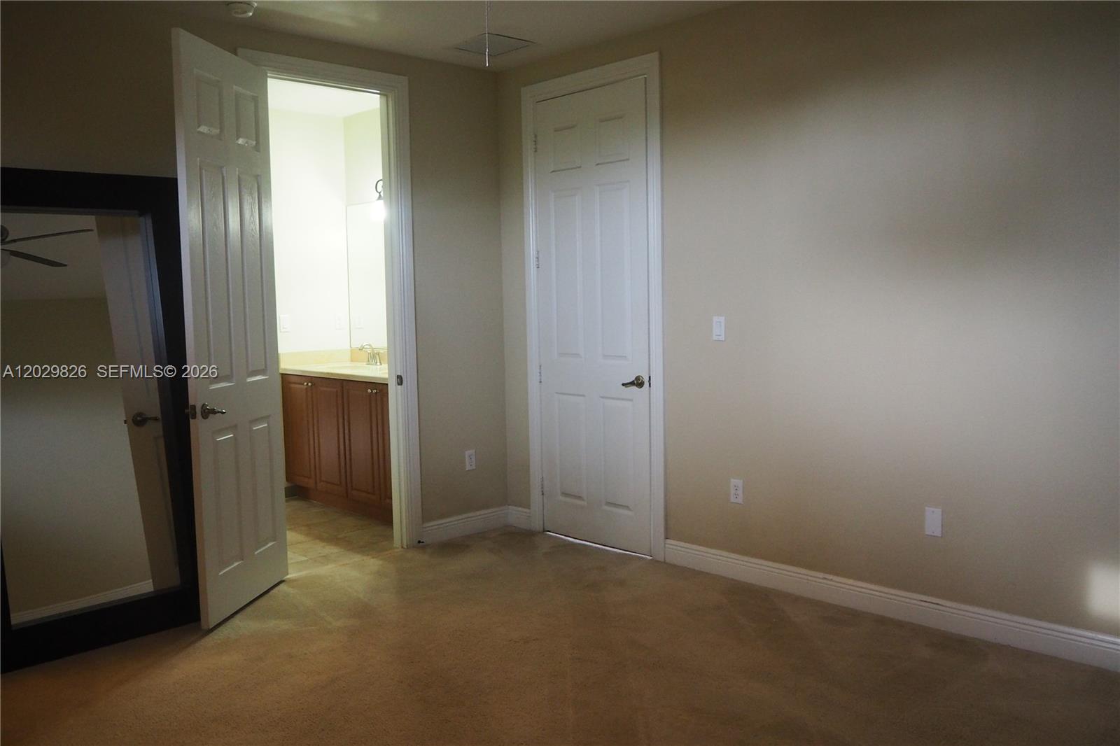 2750 E Jockey Cir E, Davie FL 33330