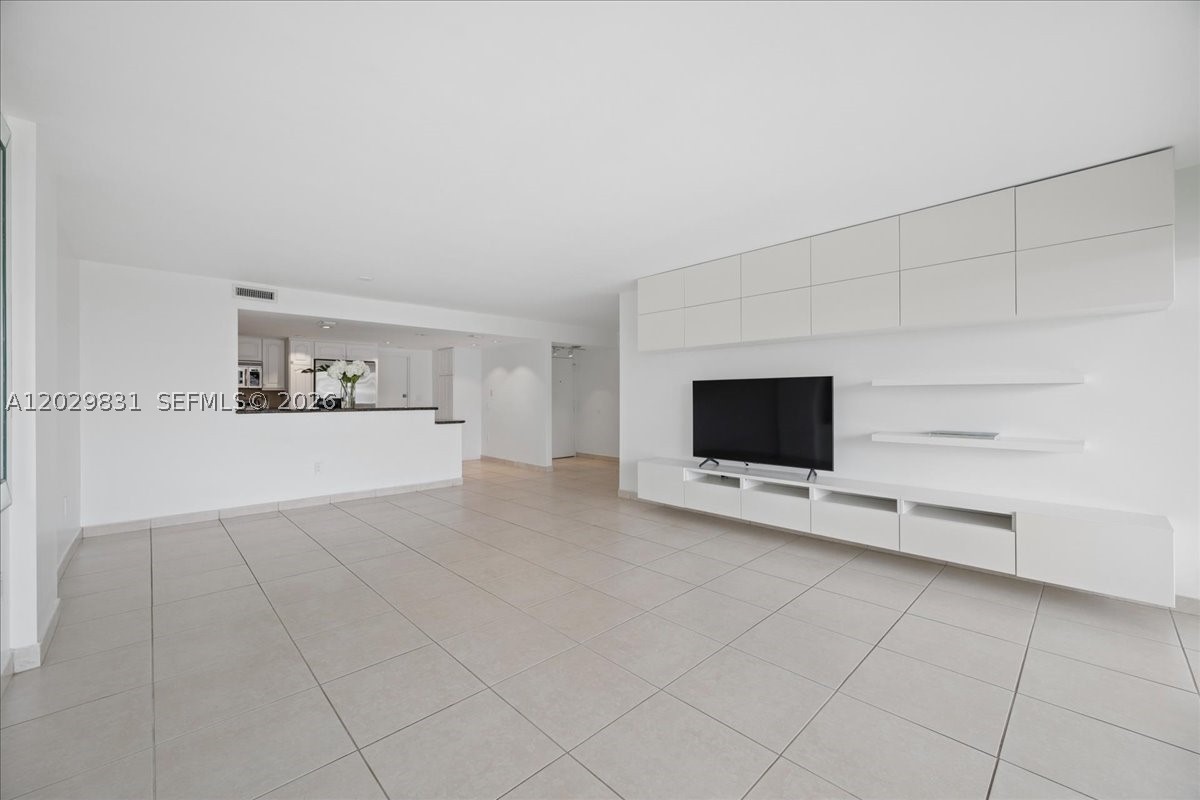 199 Ocean Lane Dr #911, Key Biscayne FL 33149