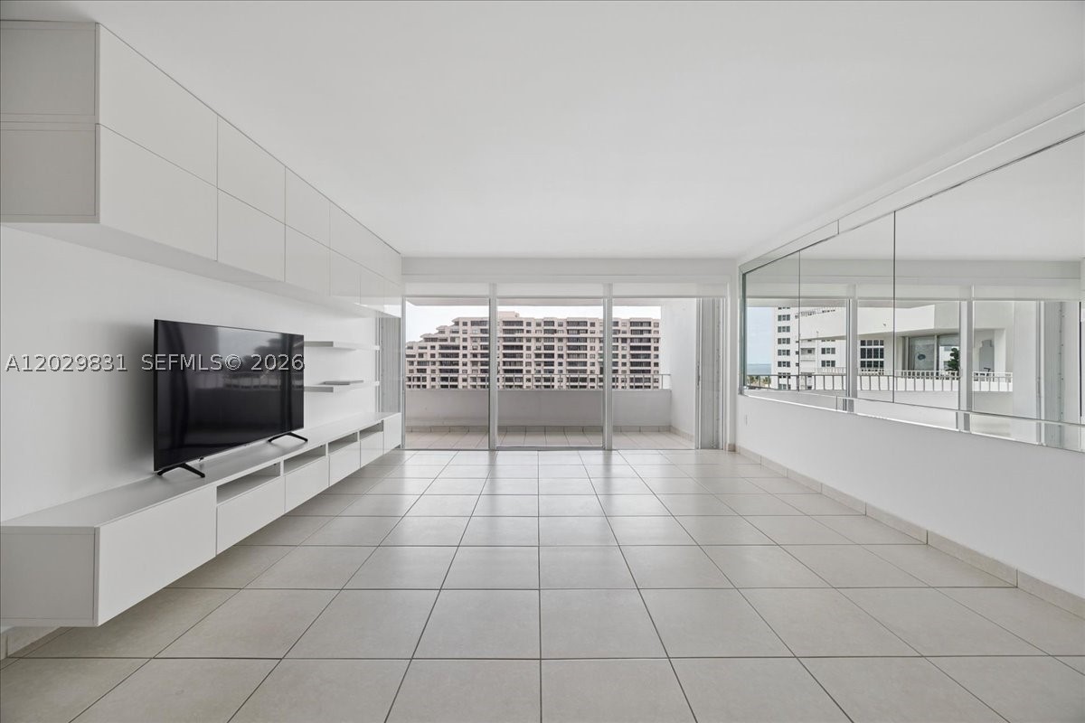 199 Ocean Lane Dr #911, Key Biscayne FL 33149