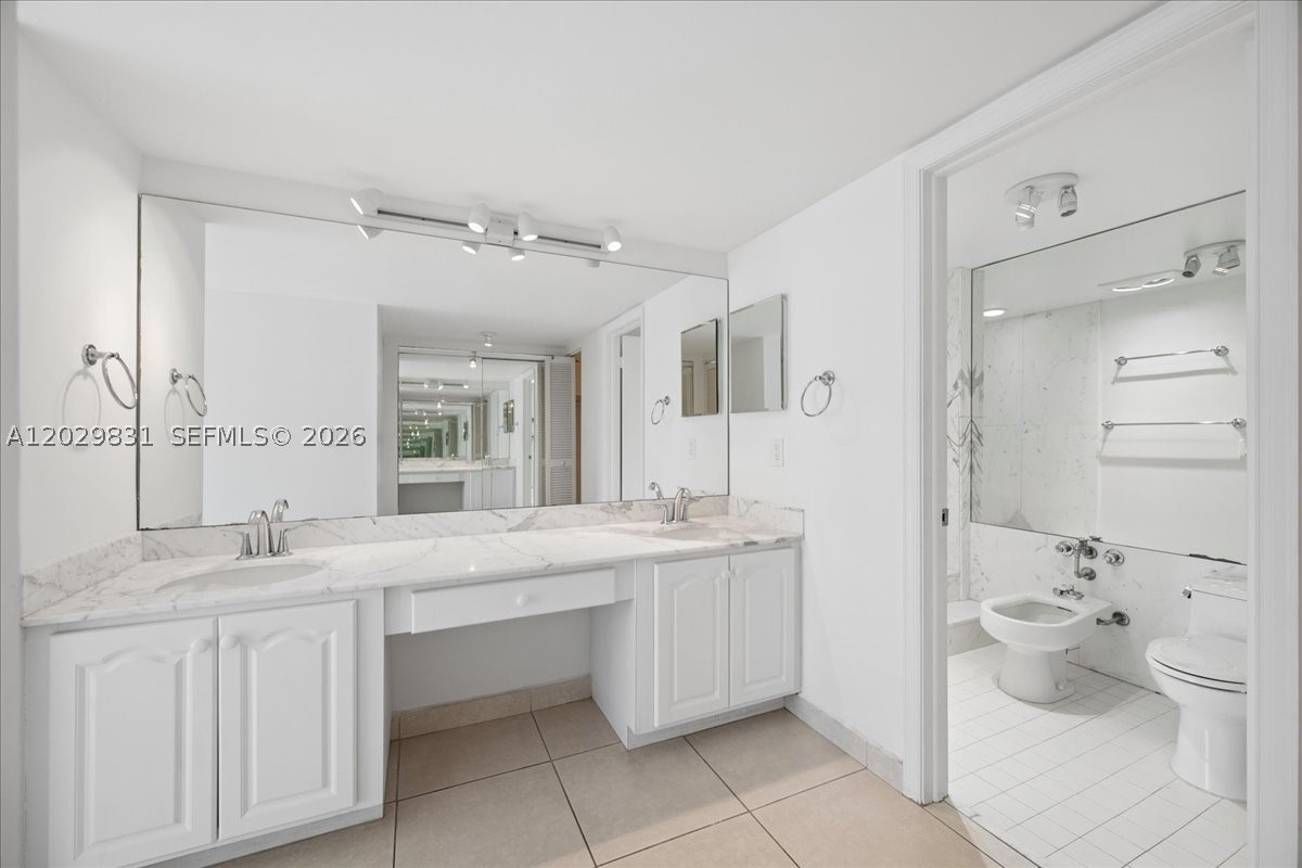 199 Ocean Lane Dr #911, Key Biscayne FL 33149