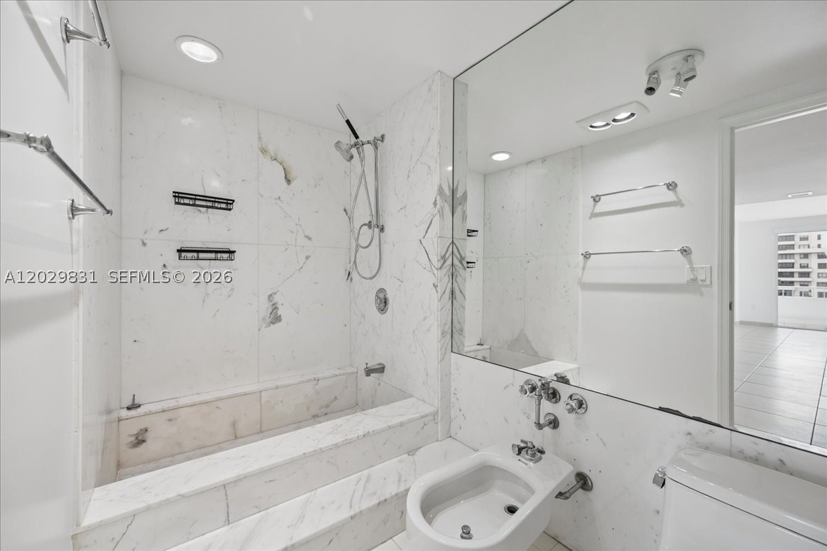 199 Ocean Lane Dr #911, Key Biscayne FL 33149