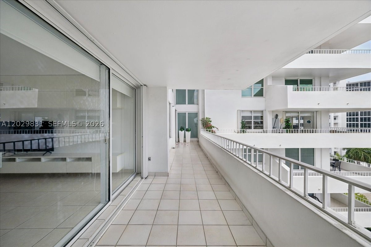 199 Ocean Lane Dr #911, Key Biscayne FL 33149