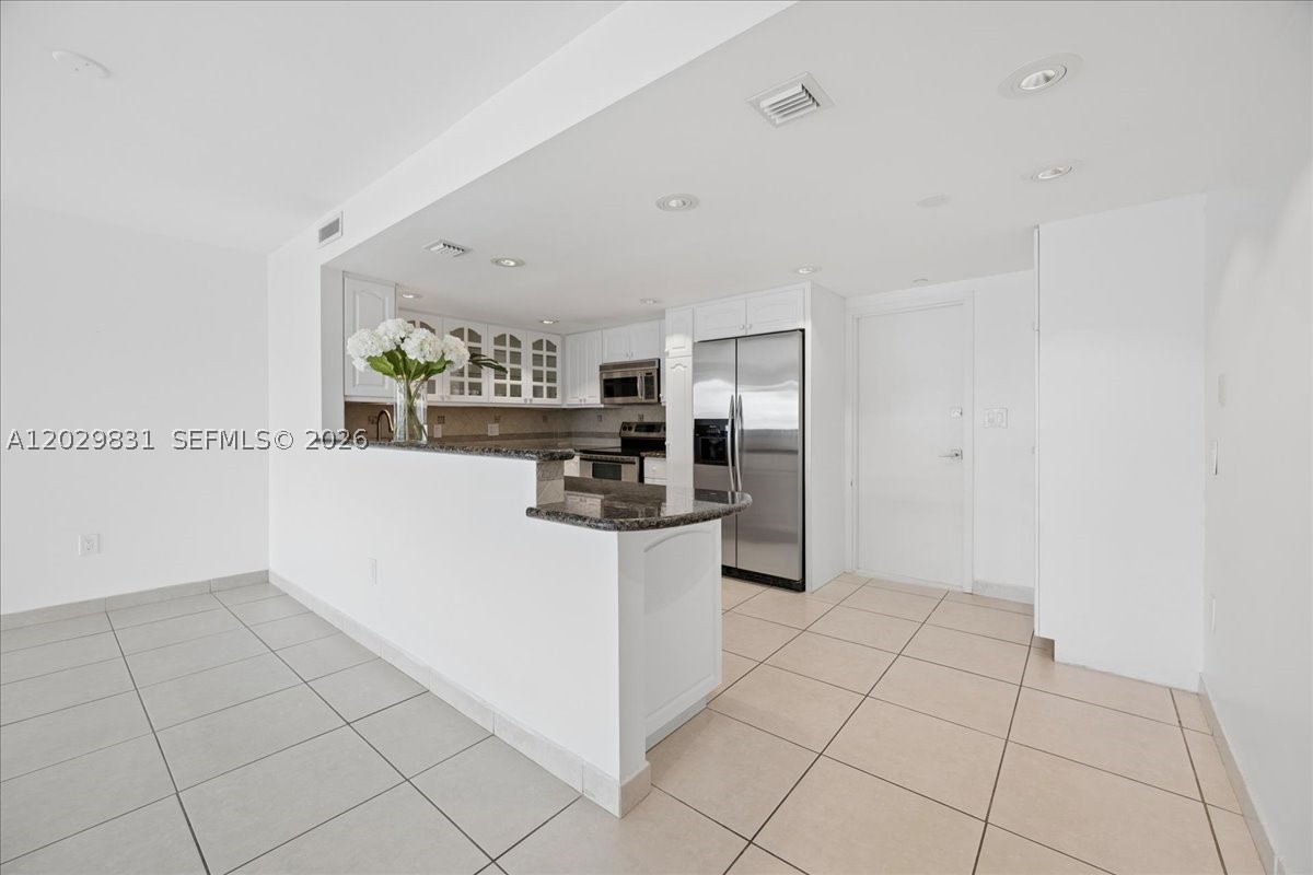 199 Ocean Lane Dr #911, Key Biscayne FL 33149