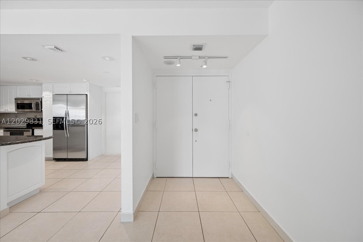 199 Ocean Lane Dr #911, Key Biscayne FL 33149