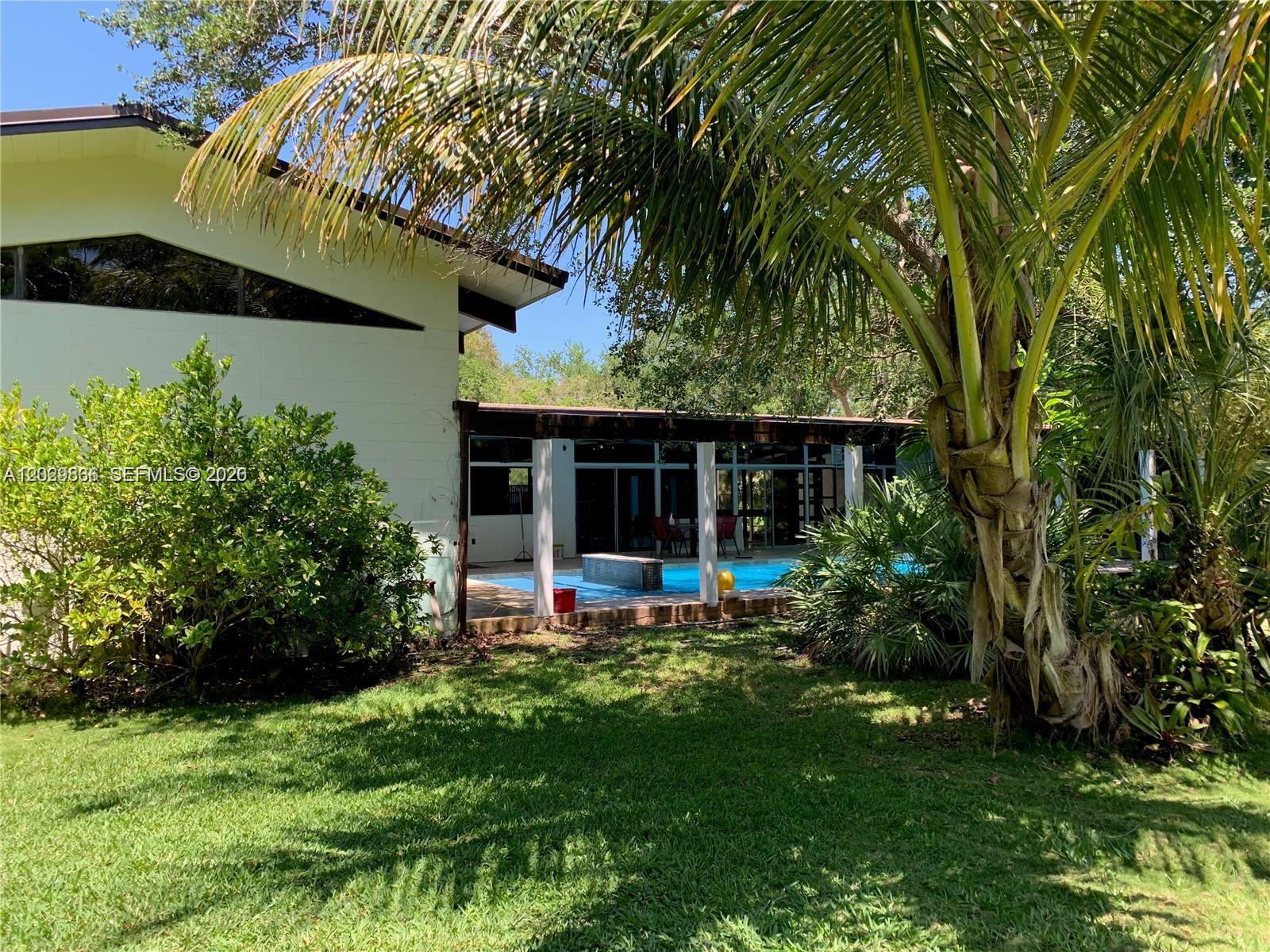 6060 SW 133rd St, Pinecrest FL 33156