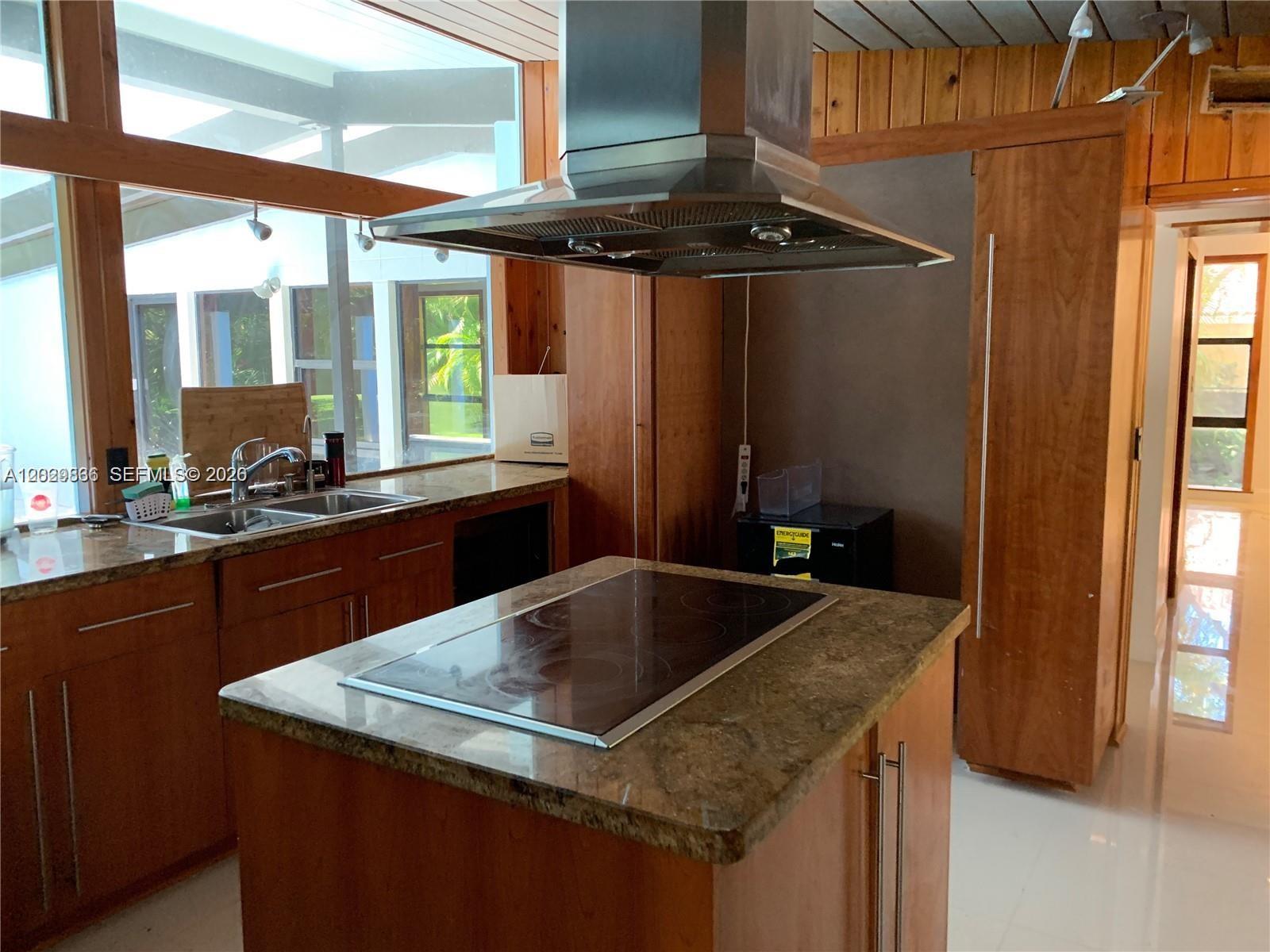 6060 SW 133rd St, Pinecrest FL 33156