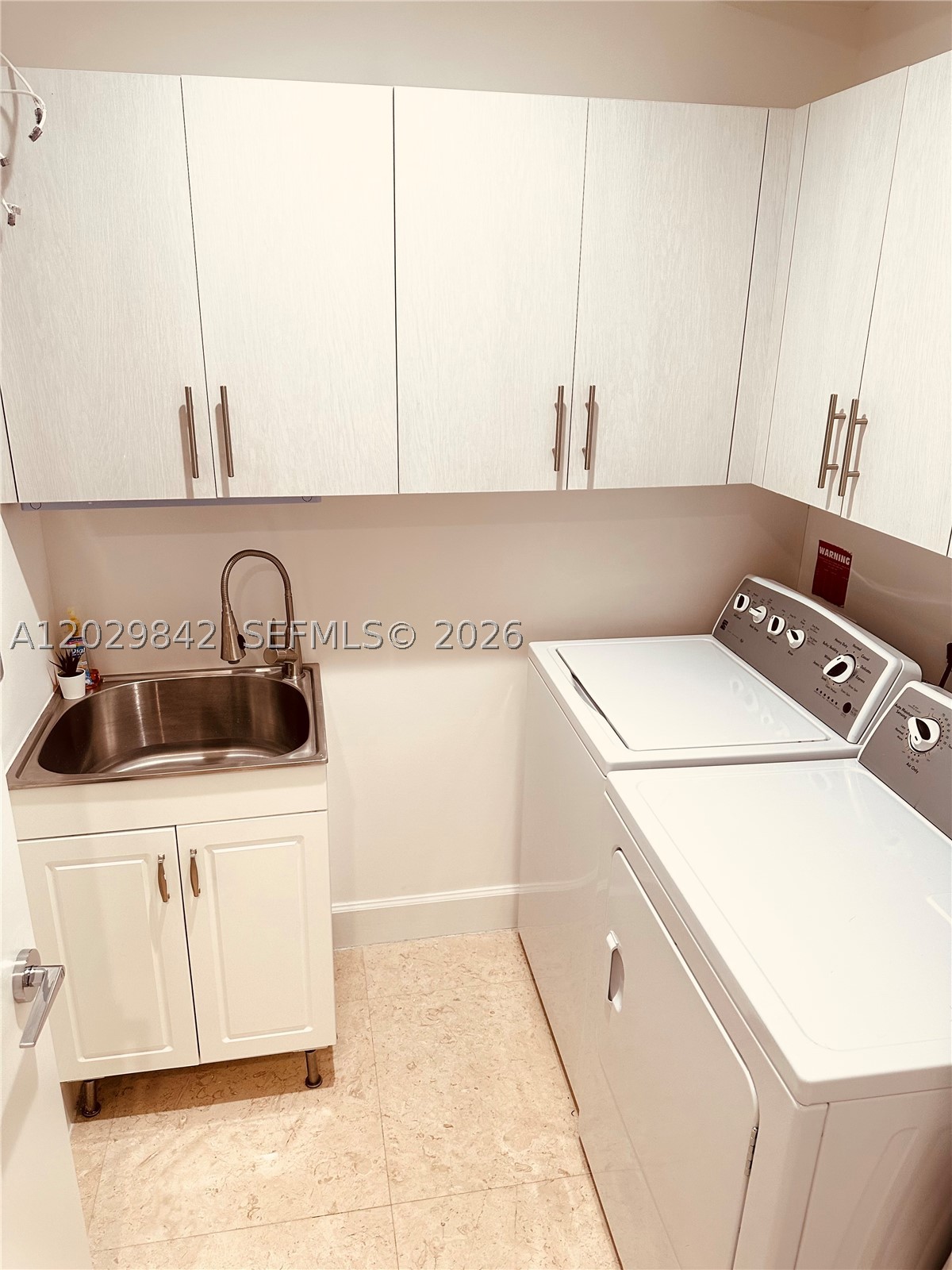 218 SE 14th St #TS206, Miami FL 33131