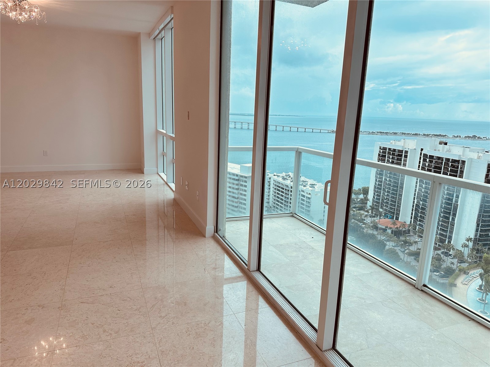 218 SE 14th St #TS206, Miami FL 33131
