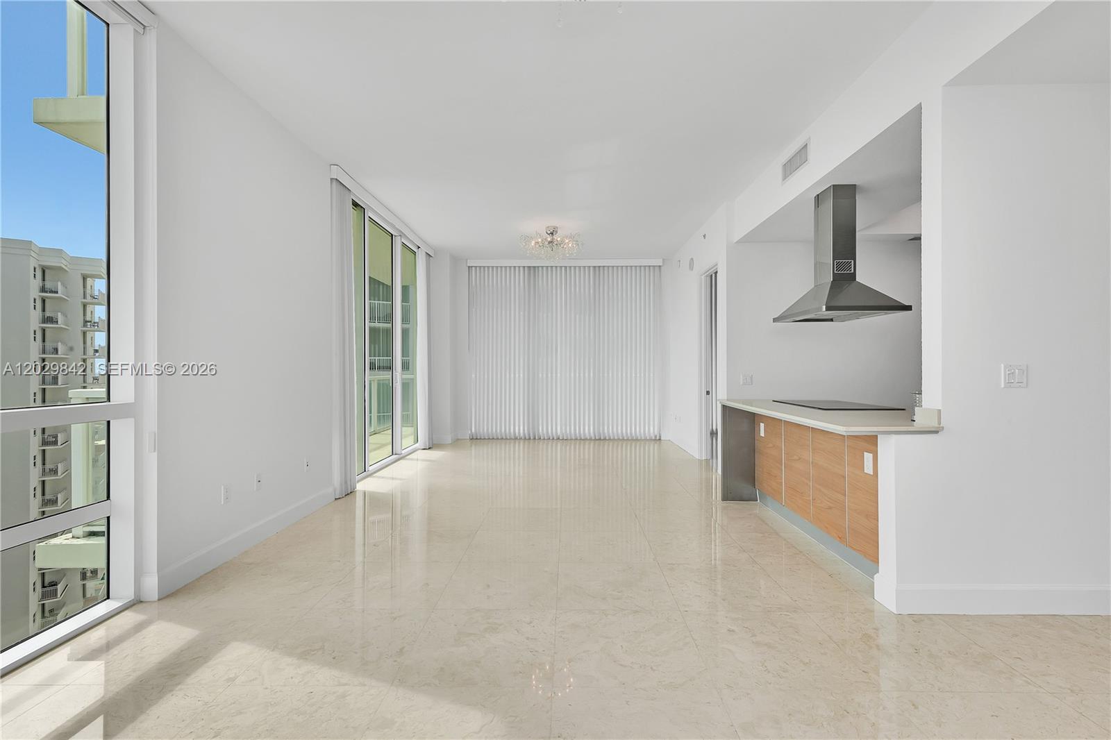 218 SE 14th St #TS206, Miami FL 33131
