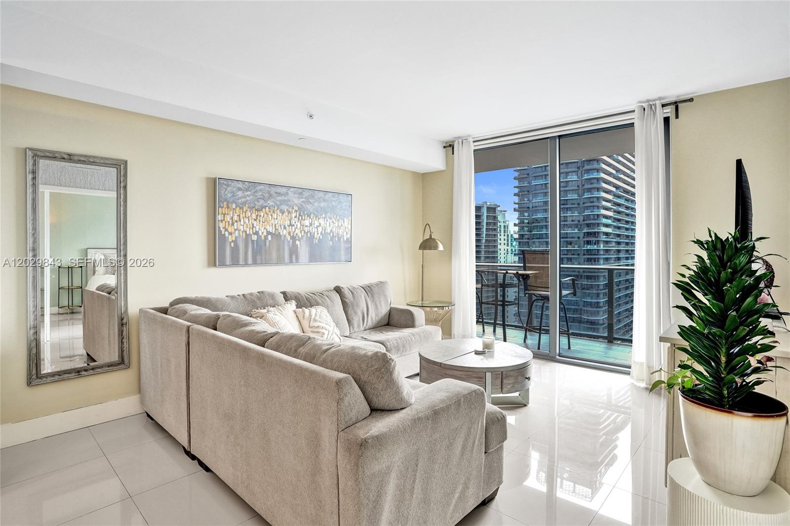 45 SW 9th St #4004, Miami FL 33130