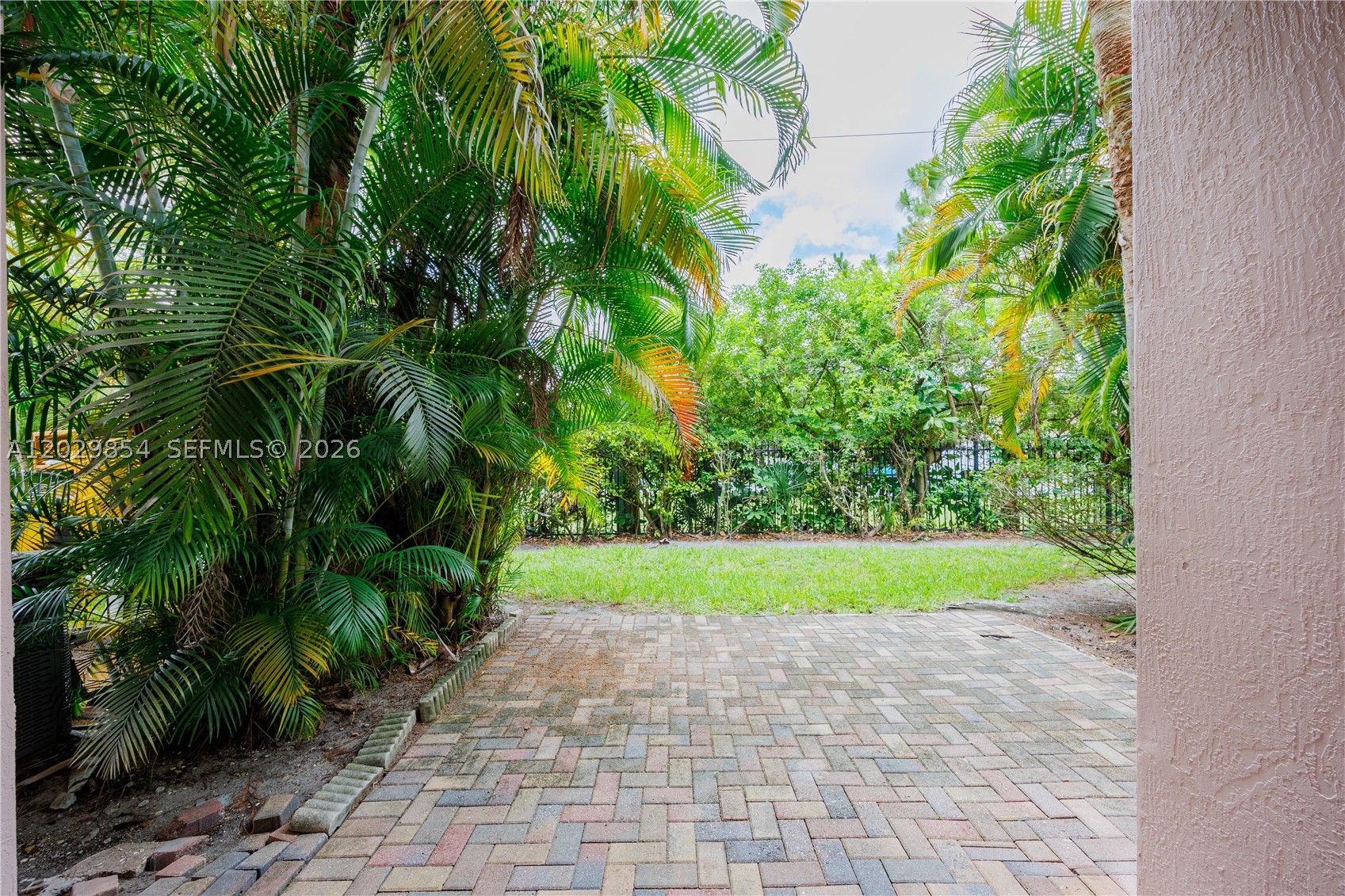 1606 Seminole Palms Dr, Green Acres FL 33463