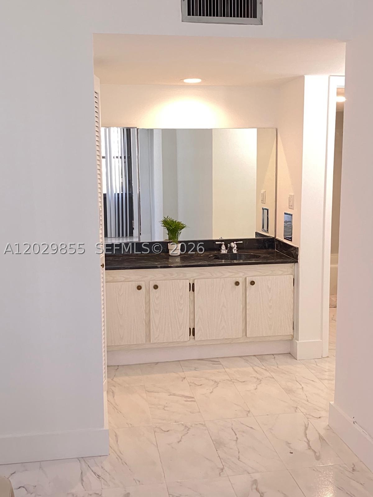 1925 Brickell Ave #D610, Miami FL 33129