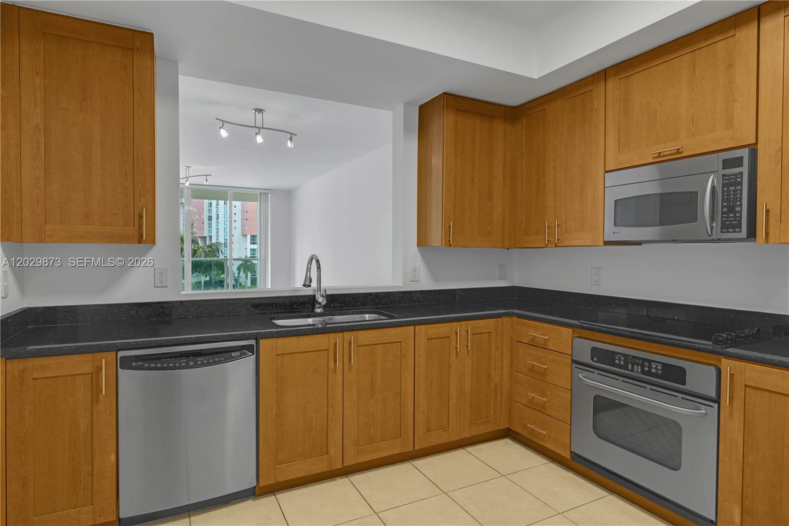 3340 NE 190th St #503, Aventura FL 33180