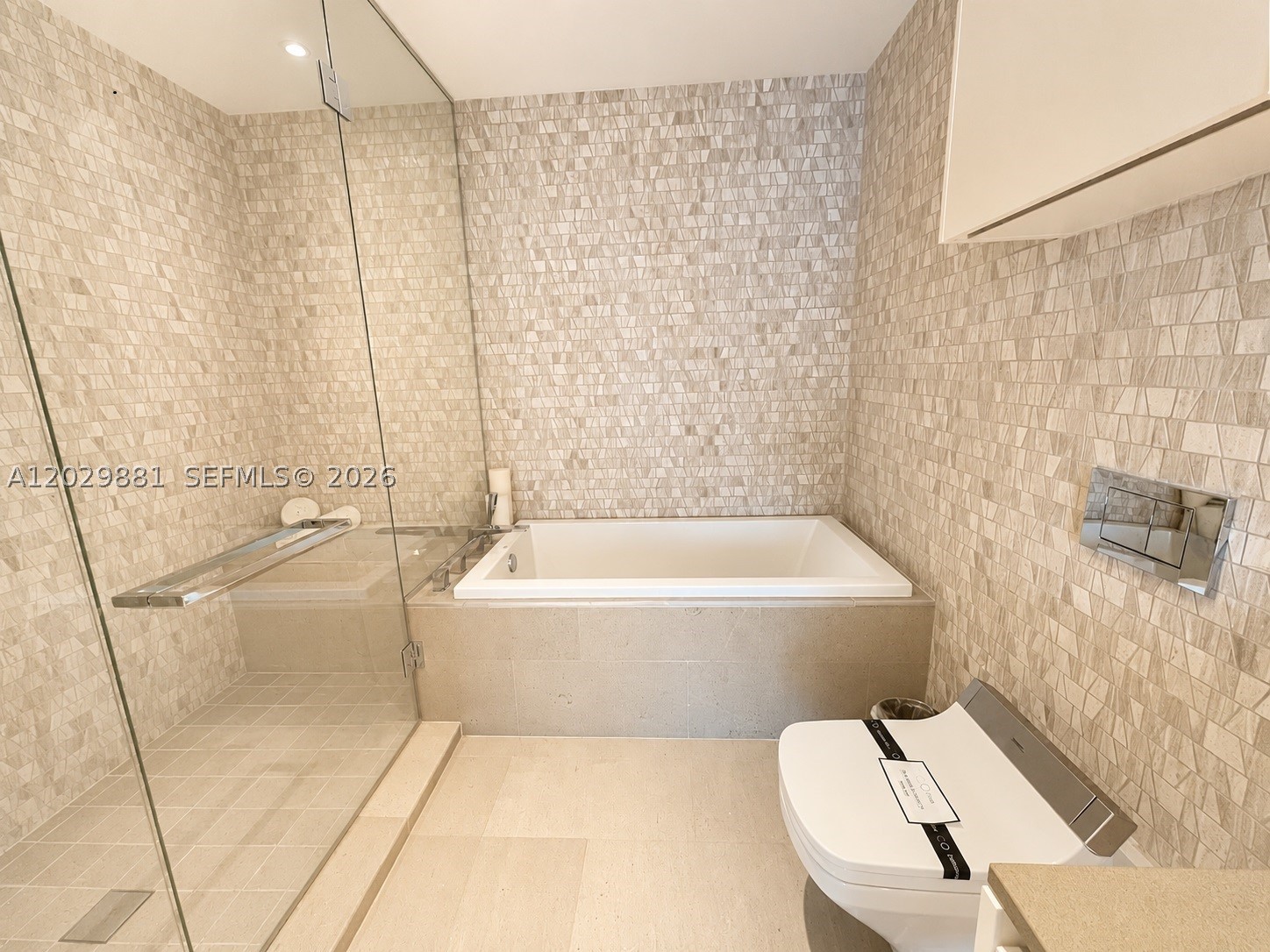 88 SW 7 #3506, Miami FL 33130