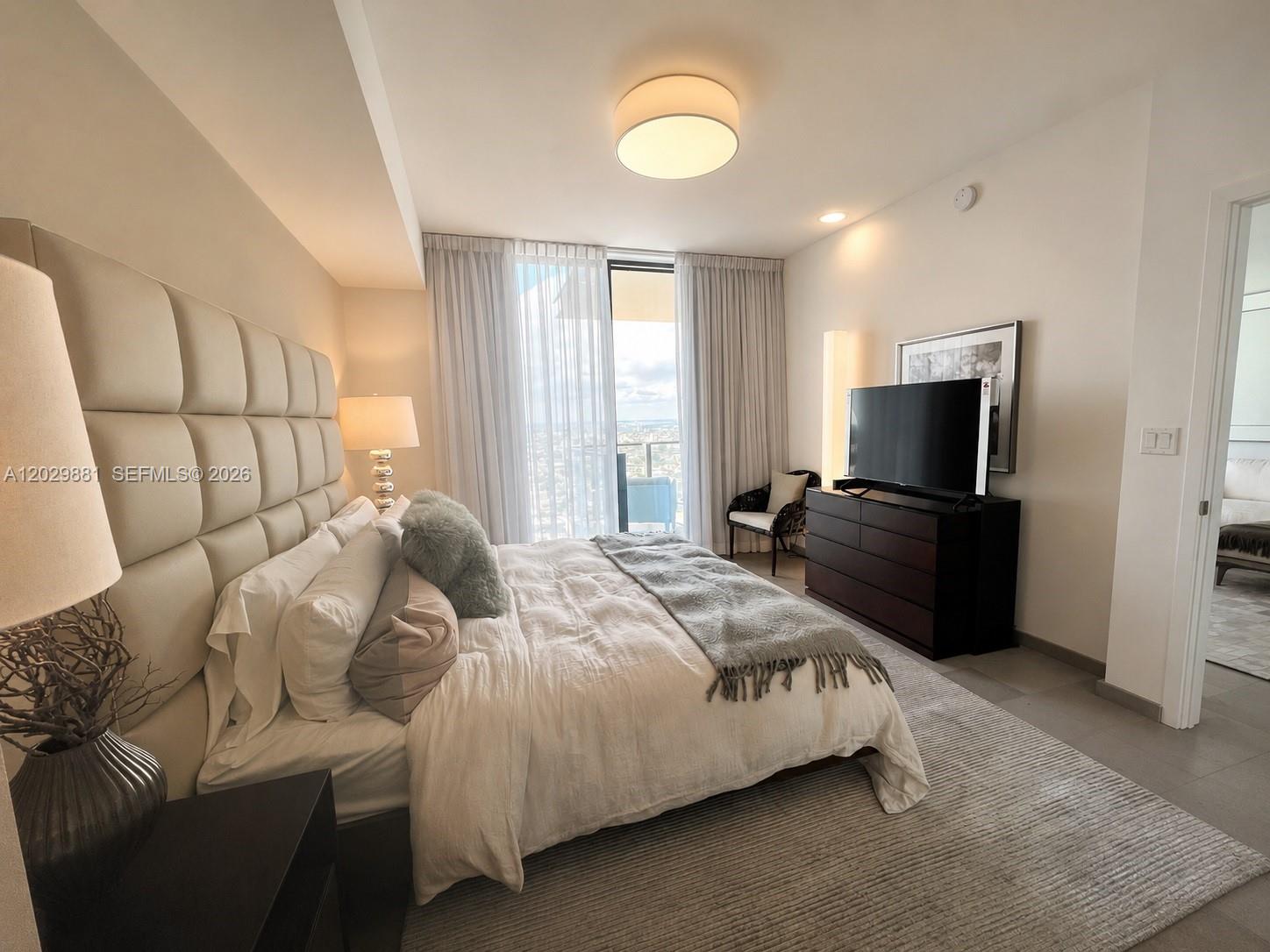 88 SW 7 #3506, Miami FL 33130