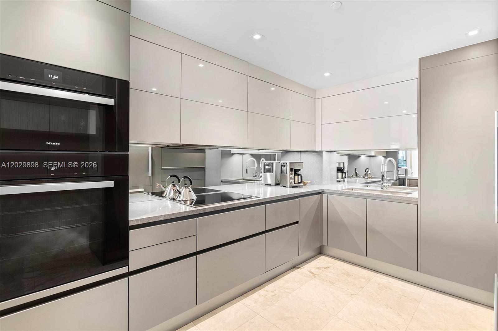 2122 Fisher Island Dr #2122, Miami Beach FL 33109