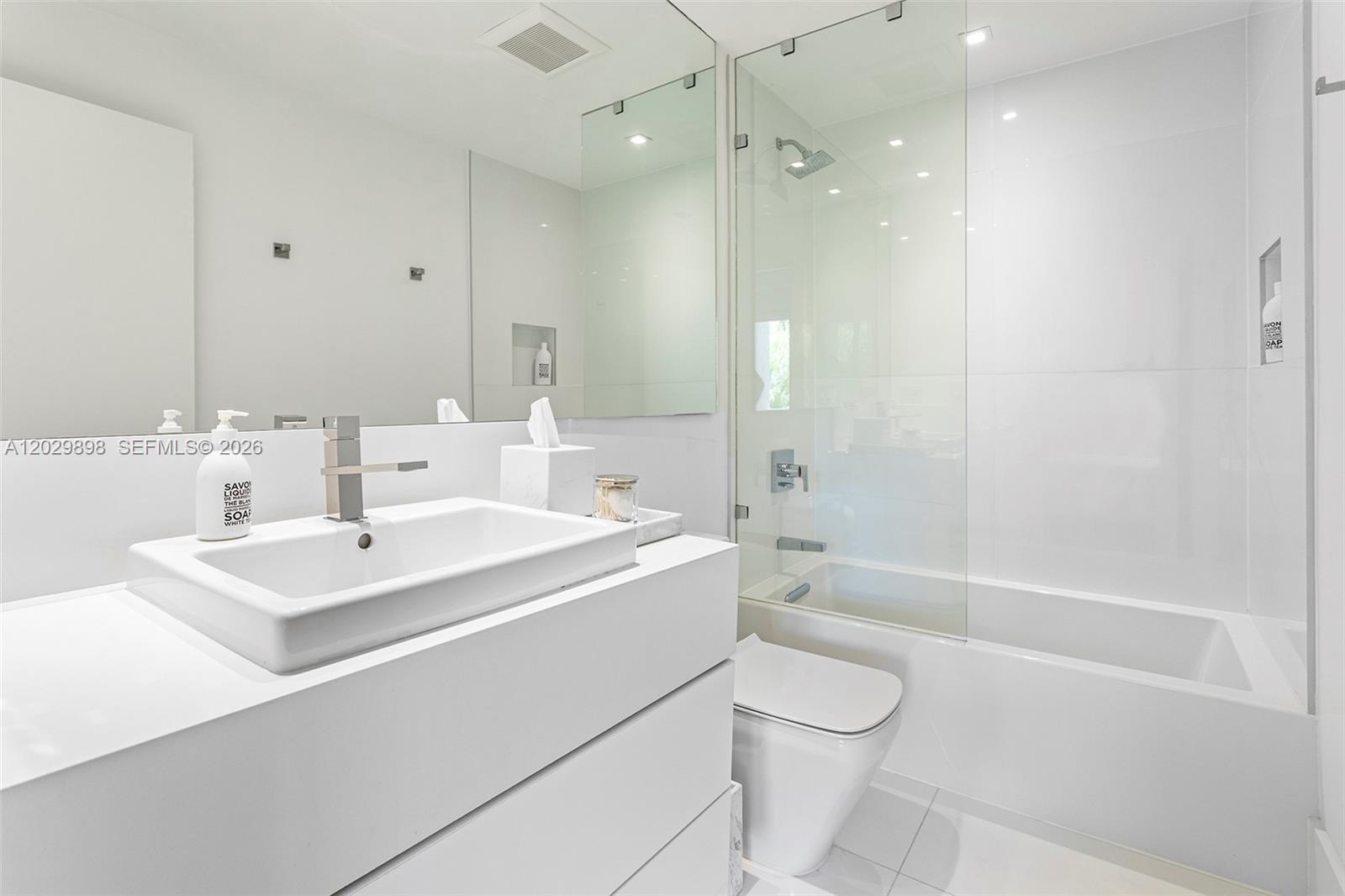 2122 Fisher Island Dr #2122, Miami Beach FL 33109