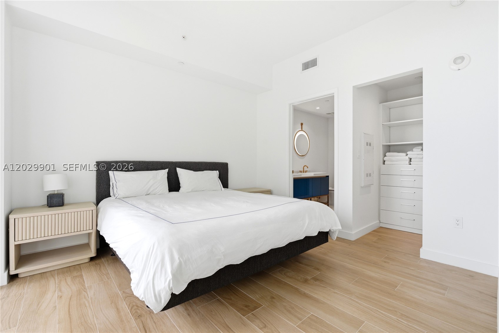 2678 Tigertail Ave #911, Miami FL 33133